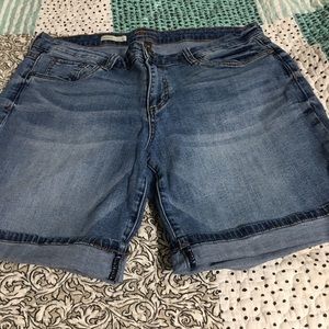 Kut from the Kloth Bermuda shorts